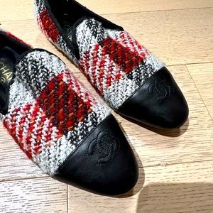 Rare Chanel tweed flats 37